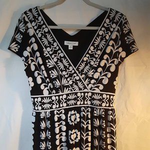 Overlap V-neck patterned blouse